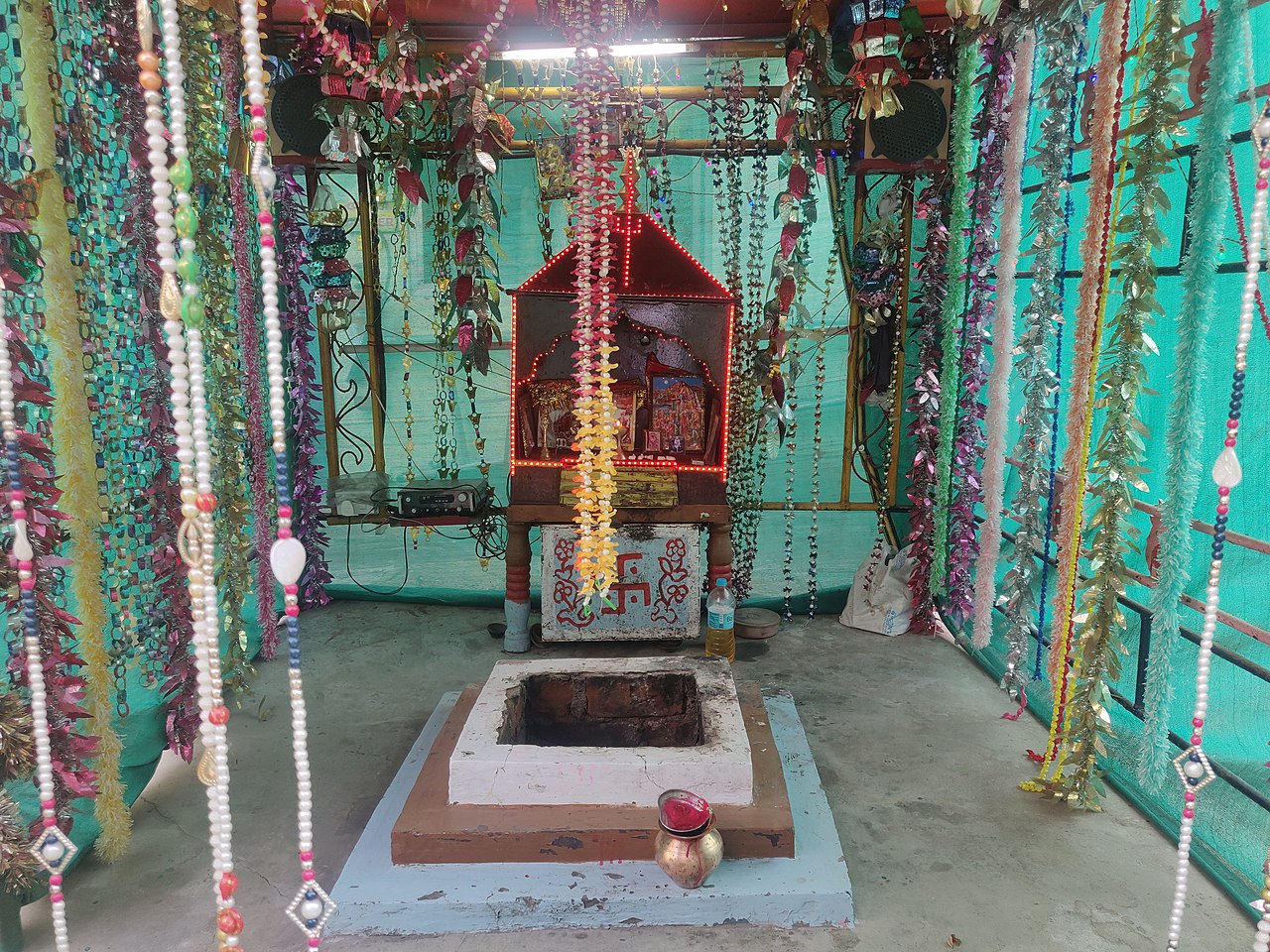Real hawan kund and pooja setup